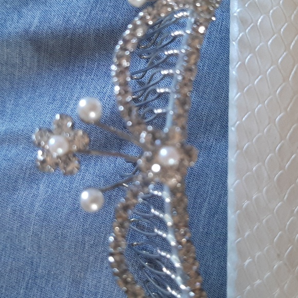 Bridal/Quinceanera Tiara - Picture 4 of 4